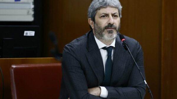 Campi Flegrei: Fico pede lei especial antissísmica enquanto terra treme