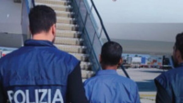 Itália deporta mais 128 imigrantes irregulares em uma semana, diz Piantedosi
