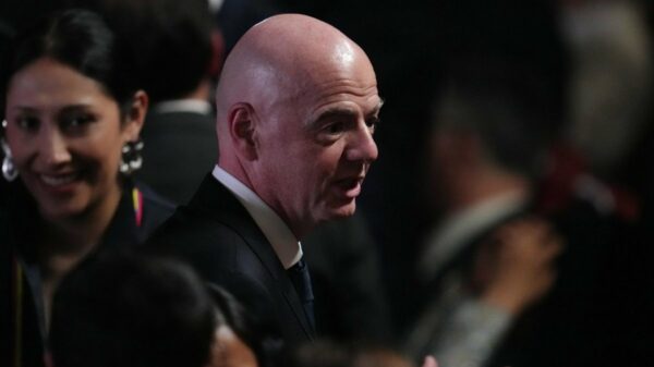 Telegraph acusa Infantino de caso amoroso com colega na época da Uefa