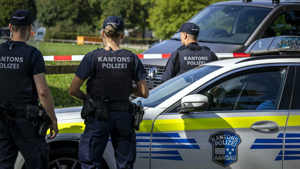 Polícia suíça acha cápsulas de pistolas e fuzis em ataque que matou italiana