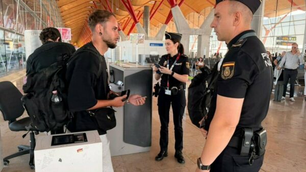 Espanha exige passaporte de viajantes italianos em aeroportos e portos