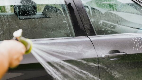 Cinco municípios da Itália proíbem lavar carro e regar horta por falta d'água