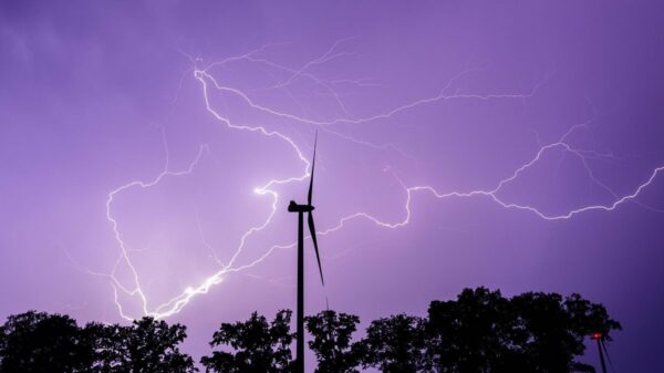 Relâmpagos: o que é mito e o que fazer de verdade numa tempestade