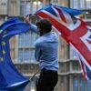 Governo britânico diz a italiano que status de residente foi "erro"