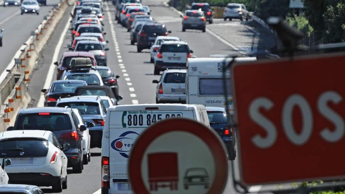 25 milhões de veículos nas estradas italianas no fim de semana de férias