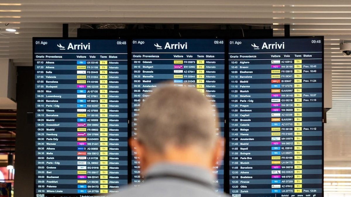 Itália e Espanha suspendem Schengen e viajantes enfrentam filas