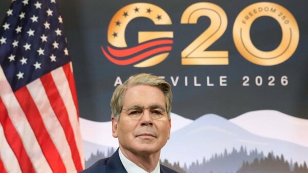 Bessent diz no G20 que mundo está submerso em dívida e só cresce para sair