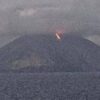 Stromboli também entra em erupção e lava corre em direção ao mar