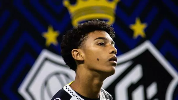 Robinho Jr. antes de partida do Campeonato Brasileiro entre Palmeiras e Santos