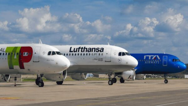 Aeronaves da TAP, Lufthansa e ITA Airways. Grupo alemão vê a companhia portuguesa como complemento à italiana ITA e aposta no fortalecimento das rotas transatlânticas. Foto: IA