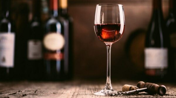 Exportações italianas de vinho ao Brasil cresceram 14,3% em valor, e o preço médio chegou a US$ 4,81 por litro em 2026.