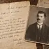 Nova série dominical recupera cartas enviadas por italianos aos parentes que ficaram na Itália, com manuscritos, transcrições e histórias preservadas por mais de um século