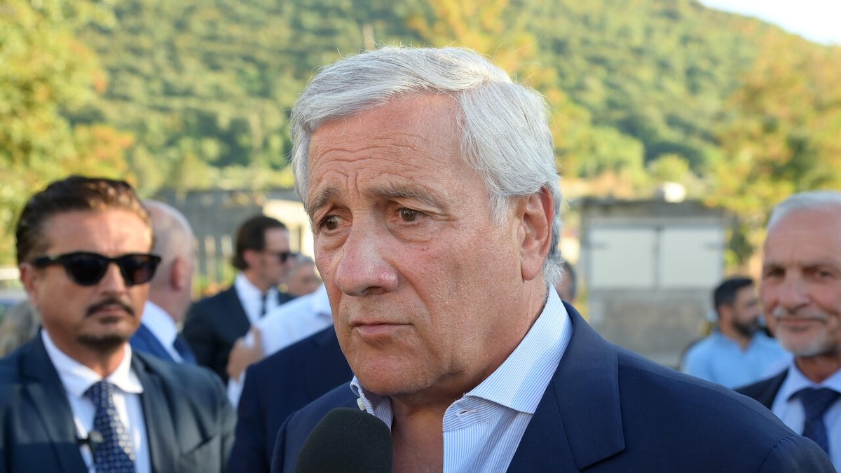 Tajani anuncia repatriação de menino italiano em coma no Egito para Turim