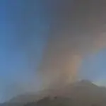 Cinza do Etna fecha aeroporto de Catânia e forma nuvem de 4 km