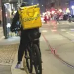 Justiça de Turim manda pagar entregador da Glovo por tempo de espera