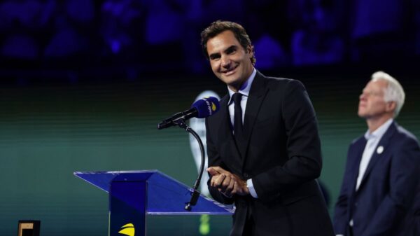 Federer elogia Sinner como o mais forte do momento no tênis