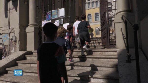 Decreto de escola na Itália assusta famílias de alunos estrangeiros em Roma