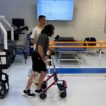 Técnica criada na Itália faz quatro jovens com lesão medular voltar a andar