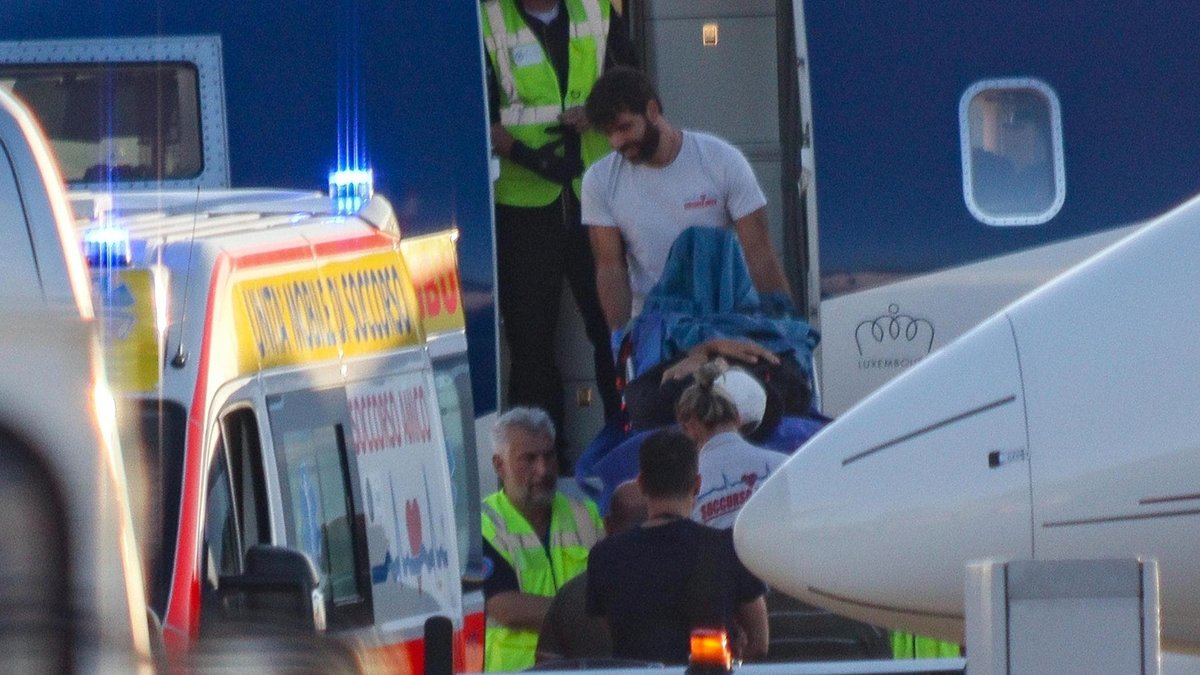 Di Batista chega a Roma e é internado no Gemelli após cirurgia em Cuba