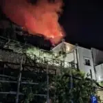 Incêndios atingem a Costa Amalfitana e cercam casas em Positano