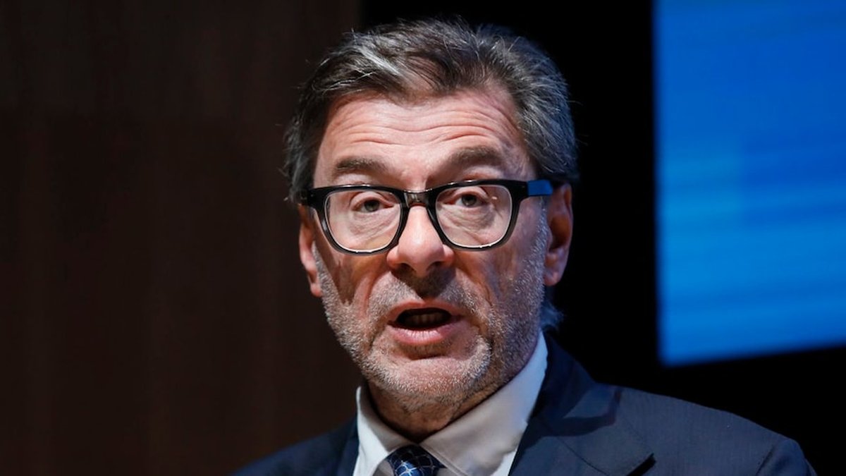 Giorgetti diz que PIB da Itália deve fechar o ano perto de 1% de alta
