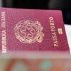 Passaporte italiano sobre documentos consulares; emissão e renovação do documento seguem entre os serviços mais procurados no Consulado-Geral da Itália em São Paulo | Foto: Prima Monza
