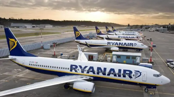 Aviões da Ryanair estacionados em um aeroporto europeu | Foto: Divulgação/Ryanair