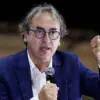 O deputado italiano Angelo Bonelli, da Aliança dos Verdes e da Esquerda (AVS), voltou a questionar a cidadania italiana de políticos brasileiros | Foto: Reprodução