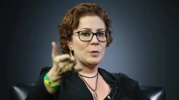 Carla Zambelli aguarda na Itália a análise de um novo pedido de extradição apresentado pelo Brasil