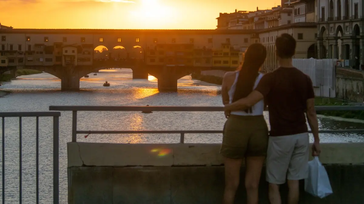 Jovens casais italianos relatam dificuldades financeiras para ter filhos, apesar de trabalharem e receberem dois salários | Foto: Depositphotos