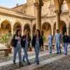 Estudantes circulam pelo pátio da Università di Bologna, uma das 14 instituições italianas que participarão de feira educacional em São Paulo.