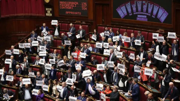 Câmara dos Deputados da Itália durante votação da reforma eleitoral que altera a representação dos italianos residentes no exterior.