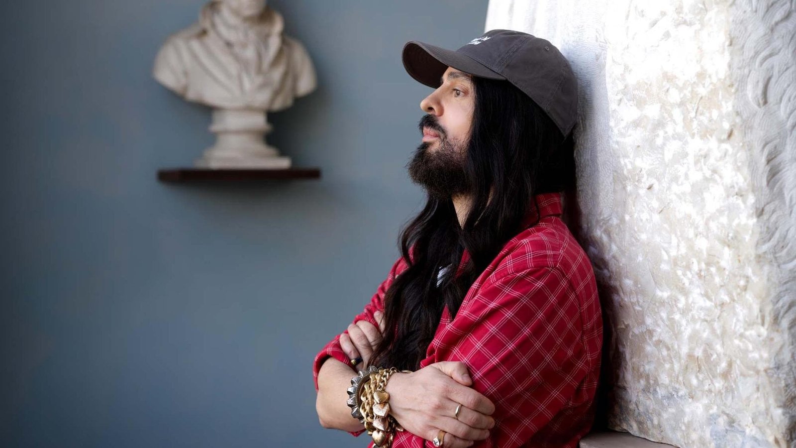Alessandro Michele diz que o movimento woke virou marketing na moda
