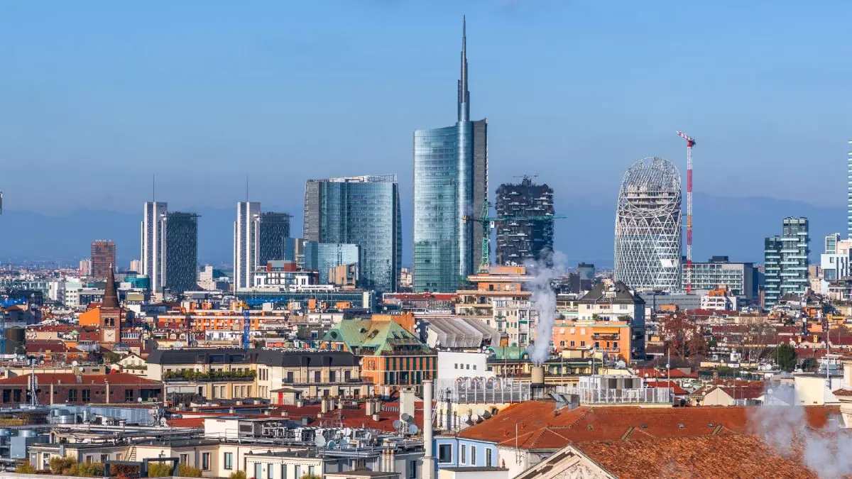 Vista panorâmica de Milão, cidade com os aluguéis mais caros da Itália, onde os elevados custos da moradia pressionam o orçamento dos trabalhadores | Foto: Depositphotos